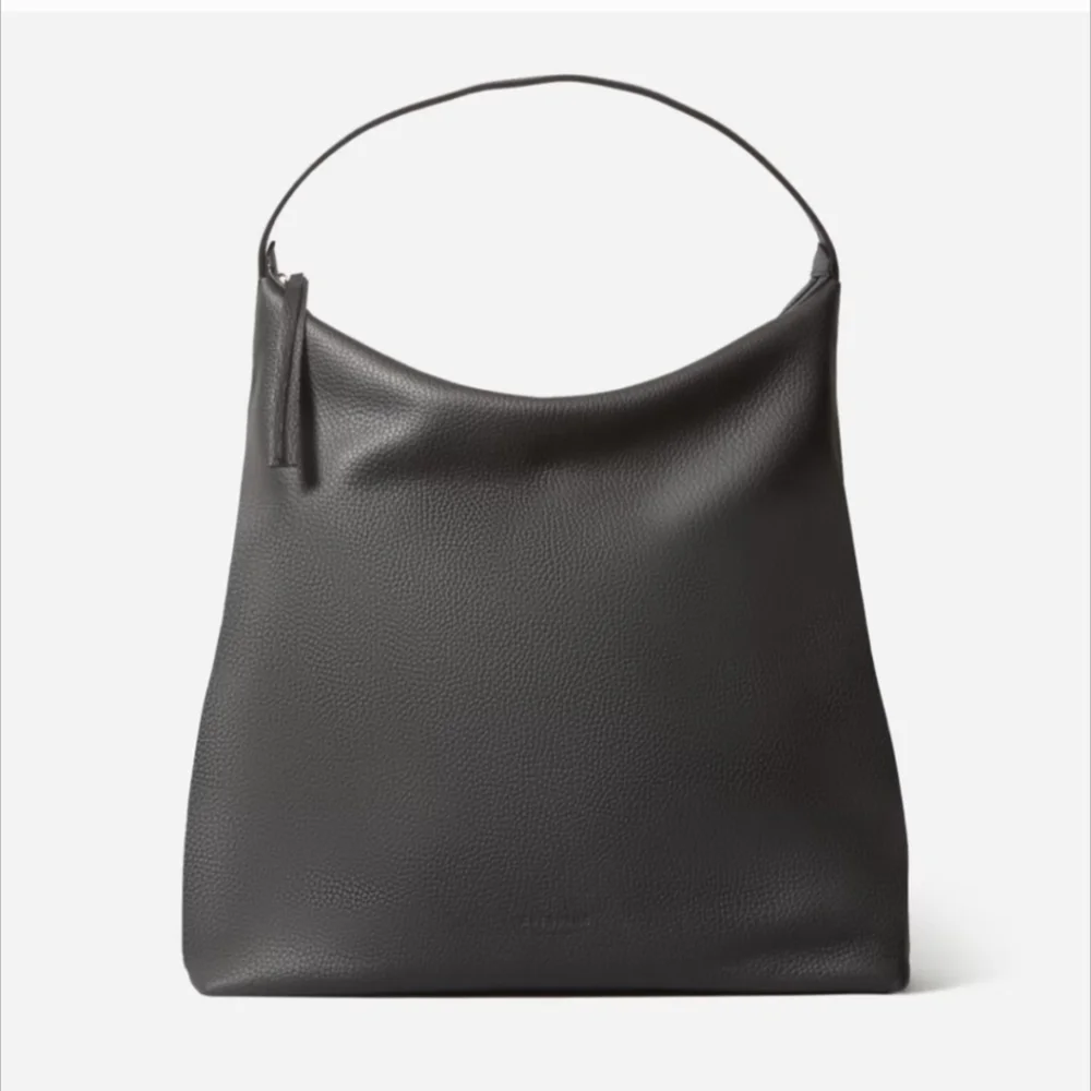 N/A sleek black